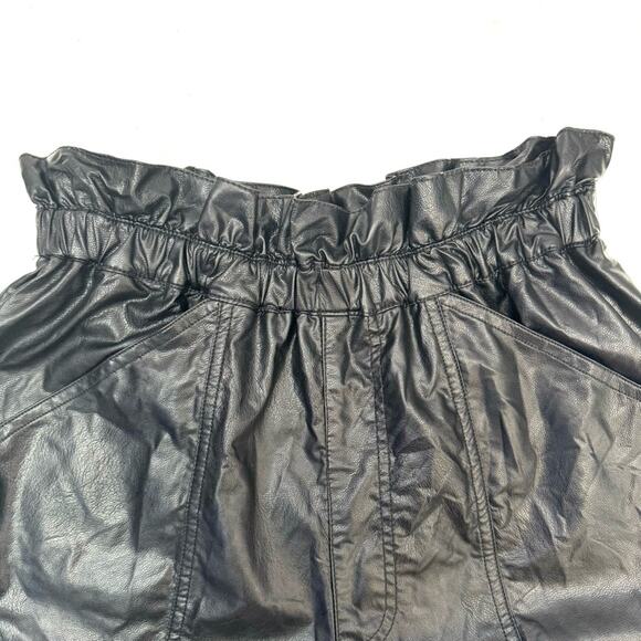 New Free People Black At First Sight Faux Leather High Waist Shorts Size Small - Picture 4 of 7